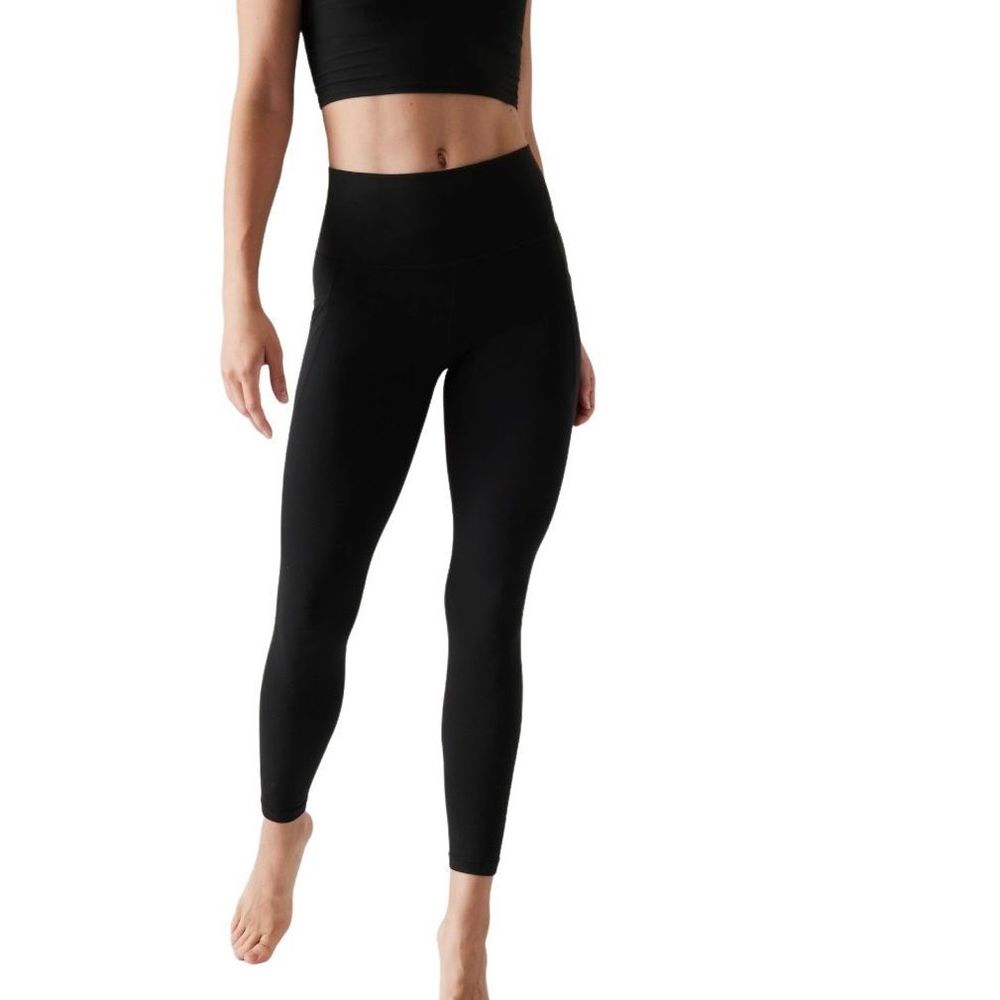 Athleta women’s salutation stash, 7/8 tights/leggings size large ￼T